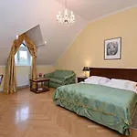 호텔 Castle Grof Degenfeld 타칼