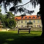 Hotell Castle Grof Degenfeld