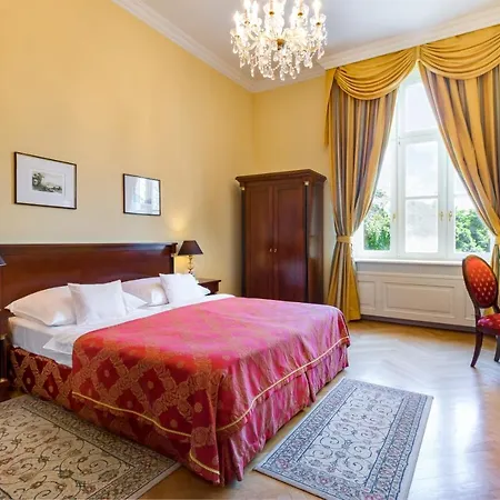Hotell Castle Grof Degenfeld Superior