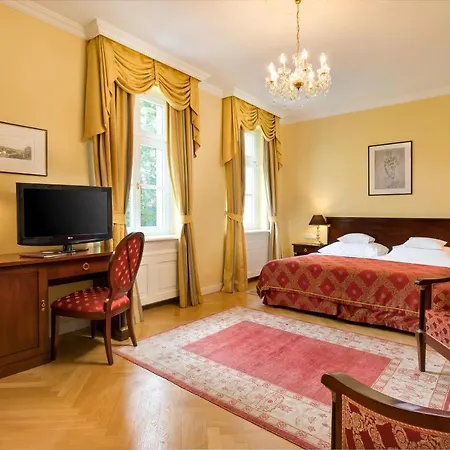 Castle Grof Degenfeld Superior Hotel