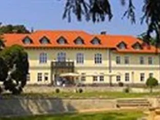 Castle Grof Degenfeld 타칼
