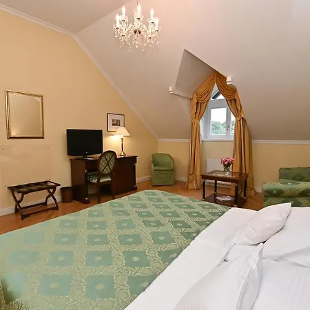 Castle Grof Degenfeld Superior 4* Tarcal