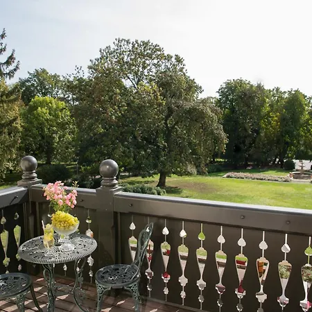 Castle Grof Degenfeld 호텔