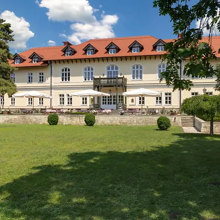 Castle Grof Degenfeld Superior Tarcal