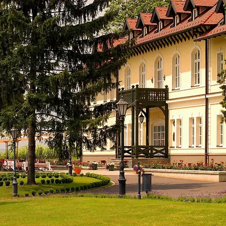 Hotell Castle Grof Degenfeld 4*