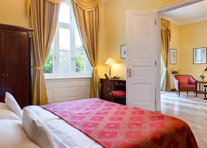 Castle Grof Degenfeld Superior Hotel