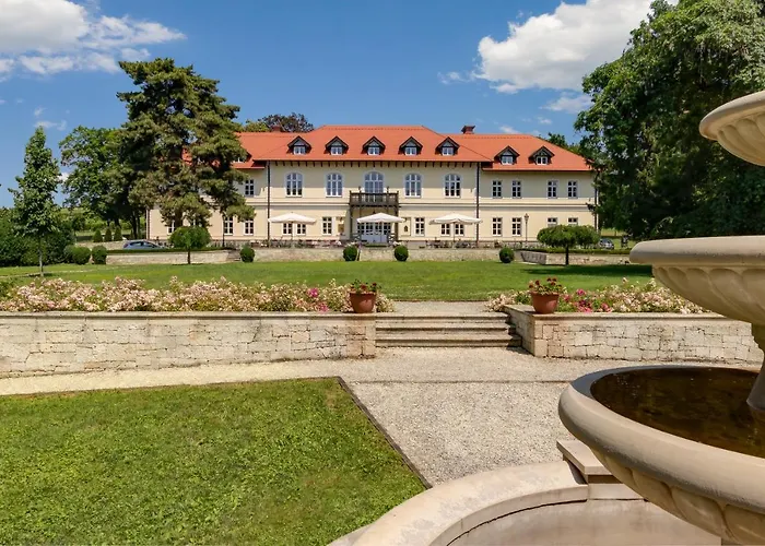 Castle Grof Degenfeld Superior