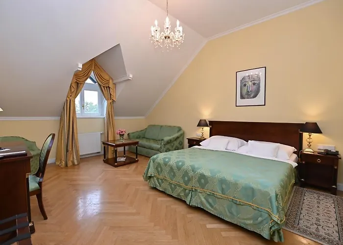 Hotel Castle Grof Degenfeld Superior Tarcal