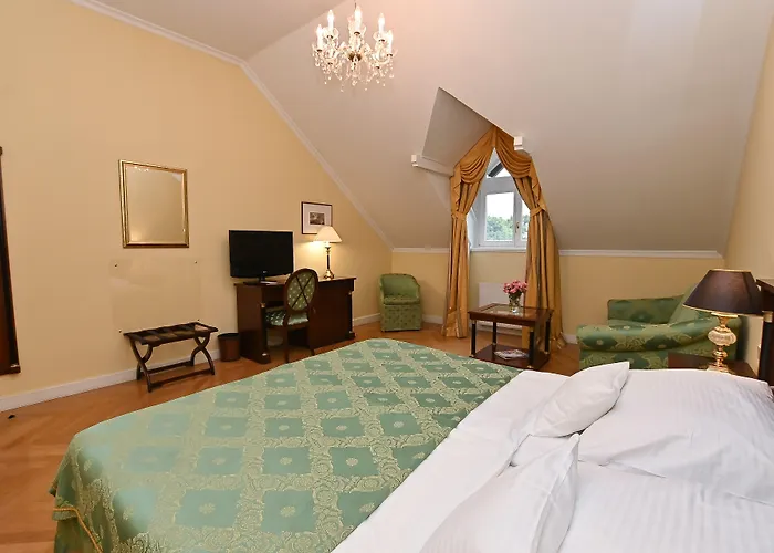 Castle Grof Degenfeld Superior 4* Tarcal